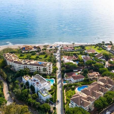 Апартаменты Seaside Elegance With Sea View Марбелья Экстерьер фото