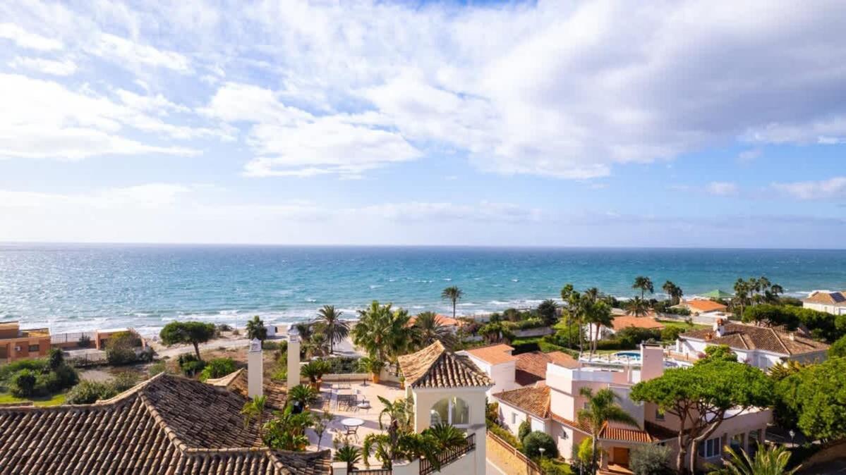 Апартаменты Seaside Elegance With Sea View Марбелья Экстерьер фото