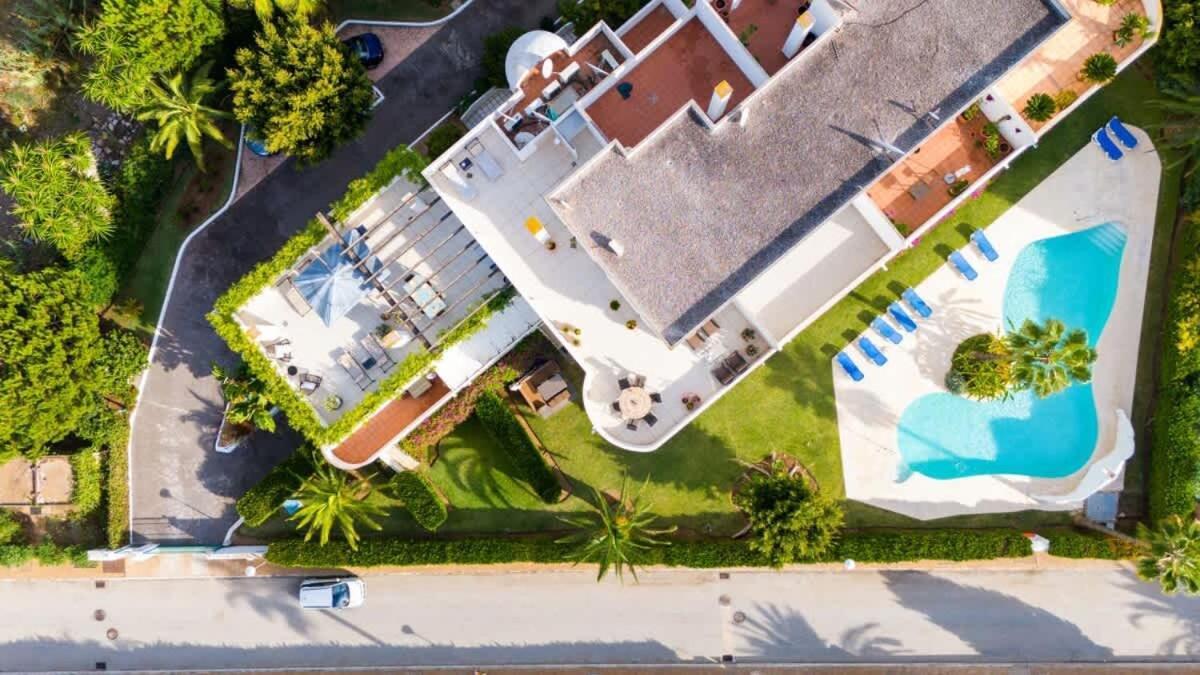 Апартаменты Seaside Elegance With Sea View Марбелья Экстерьер фото